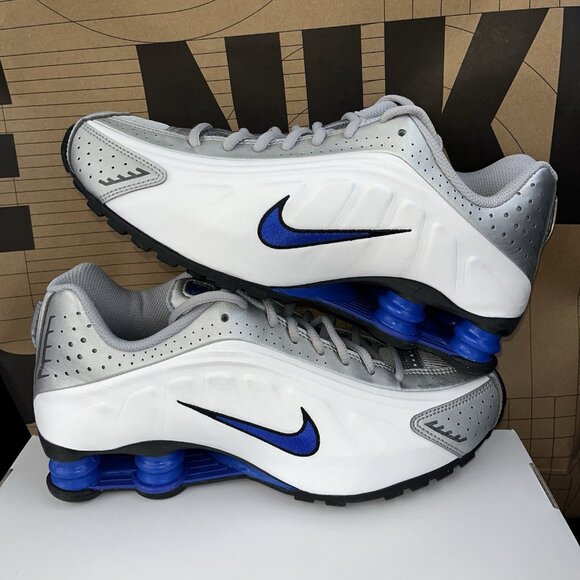NEW Nike Shox R4 White Silver Blue CW2626-100 Size 7Y / Women’s Size 8.5 - Picture 1 of 6